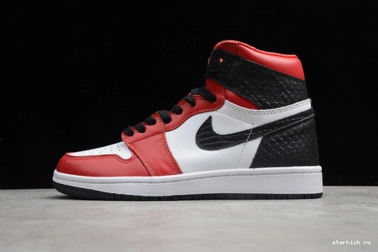 CD0461-016 (W) Black Retro Jordan CD0461-016 1 High Toe Satin 0719